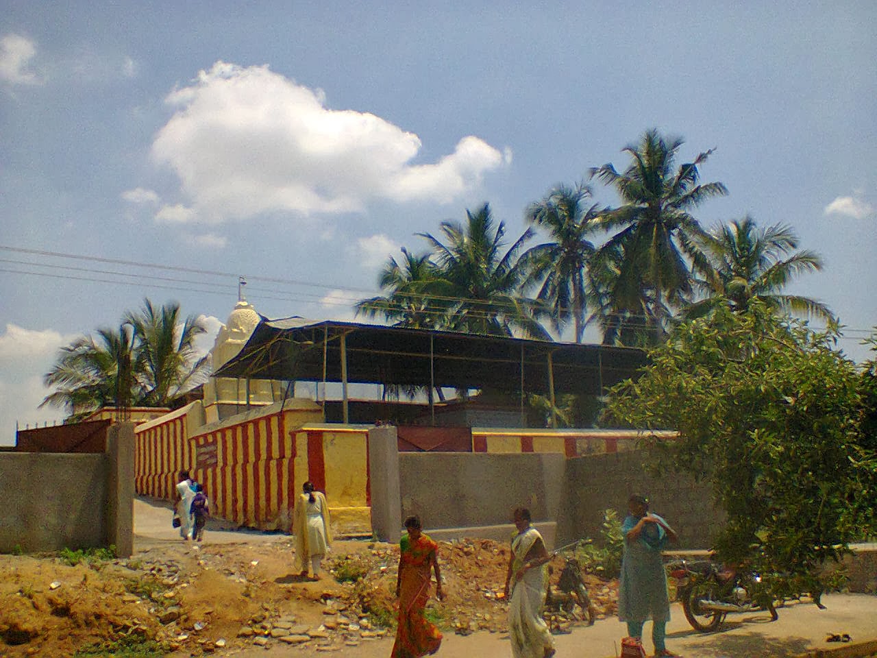 ஸ்ரீ நவபிருந்தாவனம் ( ஸ்ரீ பாதராஜமடம் ) சந்நியாசிமடம்.