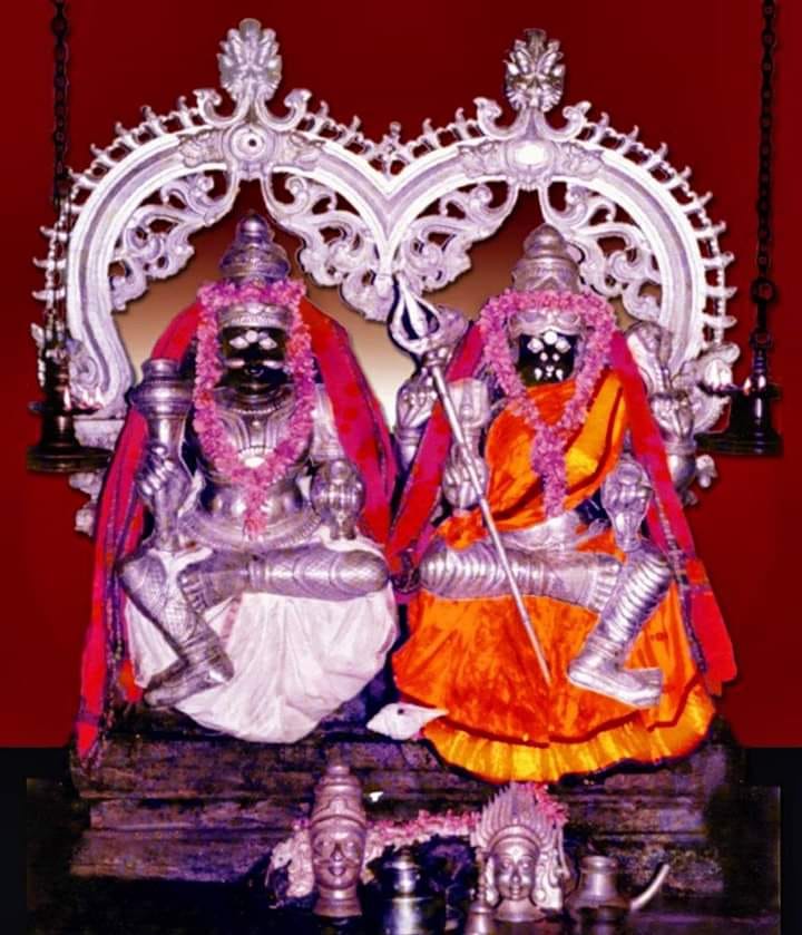 குலசை முத்தாரம்மன் கோவில்-300 ஆண்டு பழமையான ஆலயம்