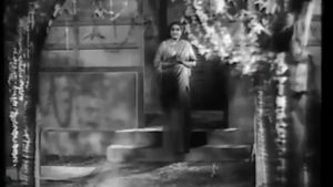 மனசுலயாவது இடம் பிடிங்க.