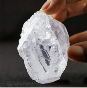 விலைமதிப்பற்ற வாழ்க்கையே இழந்து விடுகிறோம்.