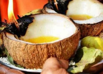 தேங்காய் தீபம் ஏற்றி வழிபடுவதால் ஏற்படும் நன்மைகள்.