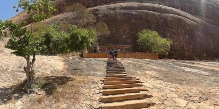 சித்தன்னவாசல்.